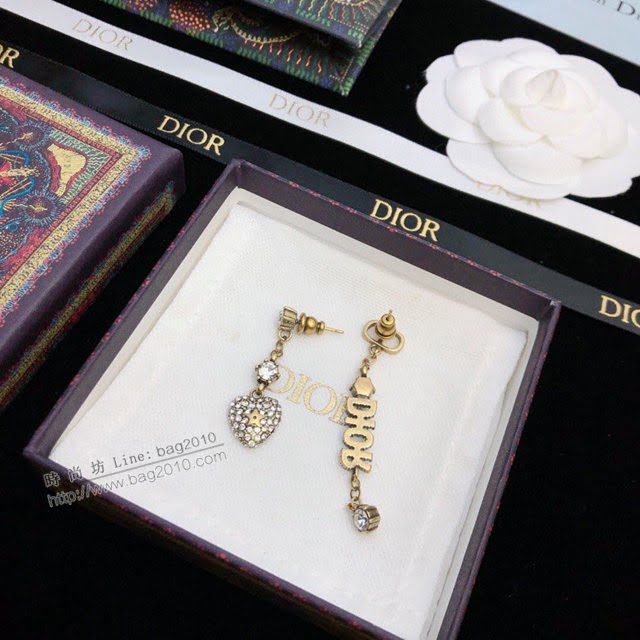 Dior飾品 迪奧經典熱銷款字母愛心長短耳環  zgd1481